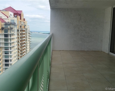 1200 Brickell Bay Dr - Photo Thumbnail 0