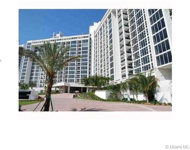 10275 Collins Ave - Photo Thumbnail 40