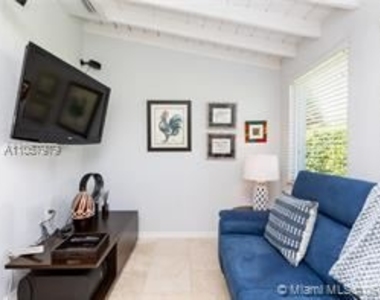 1810 Sw 32nd Ct - Photo Thumbnail 7