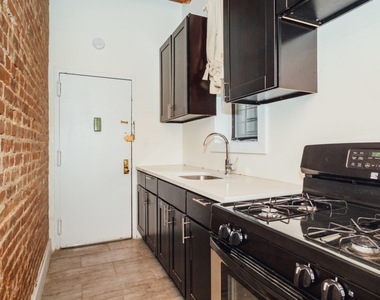 788 Park Pl - Unit: 17 - Photo Thumbnail 2