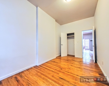 851 Lincoln Place - Photo Thumbnail 4