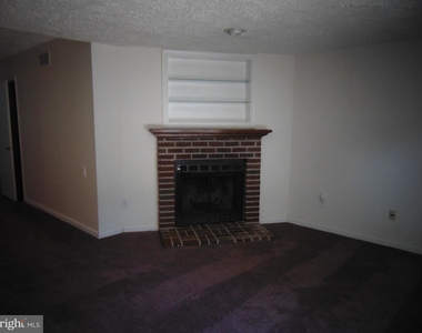 2915 Rensselaer Court - Photo Thumbnail 9