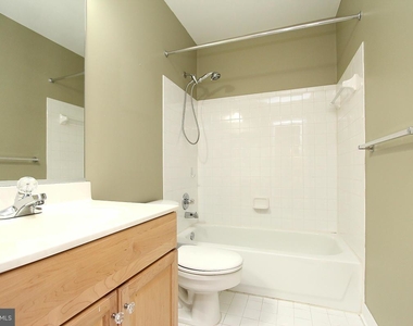 1224 Treasure Oak Court - Photo Thumbnail 16