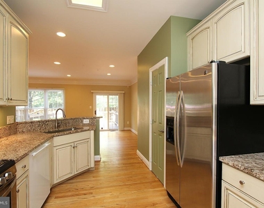 1224 Treasure Oak Court - Photo Thumbnail 7