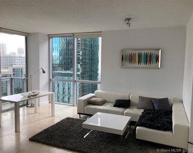 1060 Brickell Ave - Photo Thumbnail 6