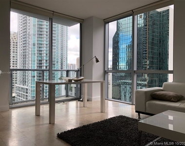 1060 Brickell Ave - Photo Thumbnail 7