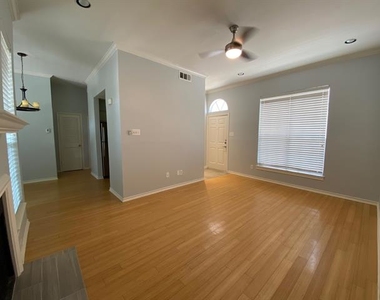 3311 Blackburn Street - Photo Thumbnail 2