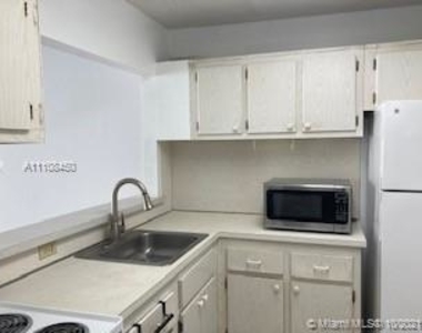 345 Ocean Dr - Photo Thumbnail 7