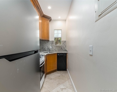 814 Lenox Ave - Photo Thumbnail 10