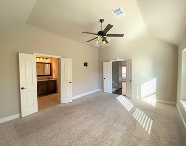 808 Lighthouse Lane - Photo Thumbnail 10