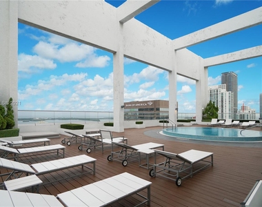 500 Brickell Ave - Photo Thumbnail 33