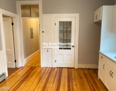 635 Dorchester Ave 1 - Photo Thumbnail 3