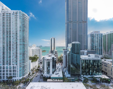 1010 Brickell Ave - Photo Thumbnail 16