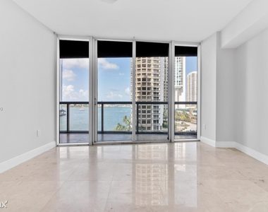 465 Brickell Ave - Photo Thumbnail 11