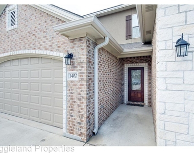 1402 Crescent Ridge - Photo Thumbnail 1