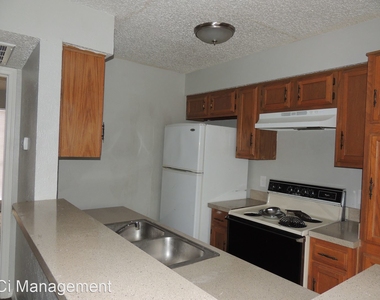 6526 Ridgecrest Rd. Apt. 212 - Photo Thumbnail 3