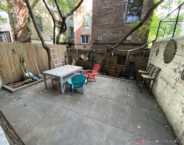 49 West 74th Street - Photo Thumbnail 2