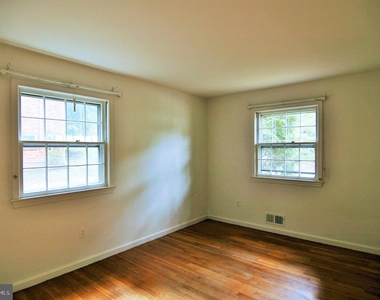 370 Park Street Ne - Photo Thumbnail 6