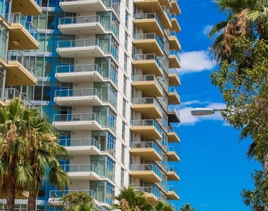 400 W Ocean Boulevard - Photo Thumbnail 42