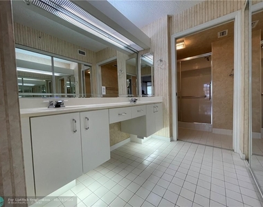 7653 Granville Dr - Photo Thumbnail 11