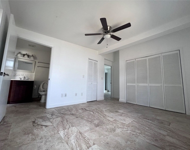 7251 Sw 52nd Ct - Photo Thumbnail 11