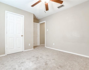 10255 Shayna Drive - Photo Thumbnail 13