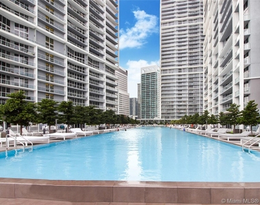 475 Brickell Ave - Photo Thumbnail 11