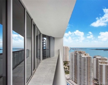 475 Brickell Ave - Photo Thumbnail 0