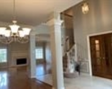 3323 South Lake Village Drive - Photo Thumbnail 8