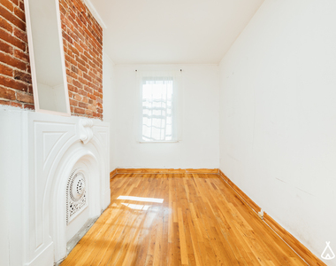 99 Hall St - Unit: 2 - Photo Thumbnail 10