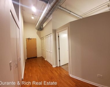 2323 W. Pershing Rd Unit 101 - Photo Thumbnail 5