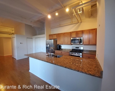 2323 W. Pershing Rd Unit 101 - Photo Thumbnail 12