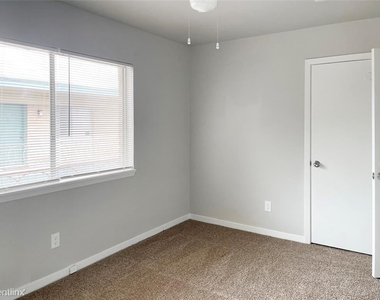 2206 Hazard St Apt 42 - Photo Thumbnail 1