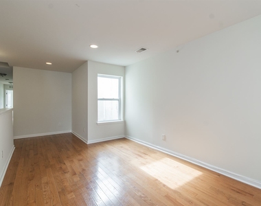 2353 N Park Ave Unit 2 - Photo Thumbnail 7