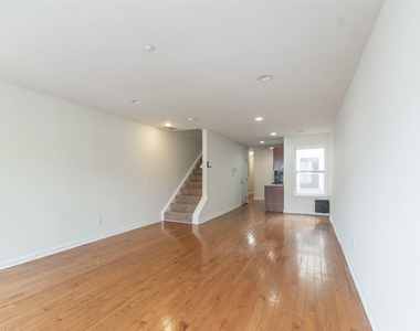 2353 N Park Ave Unit 2 - Photo Thumbnail 3