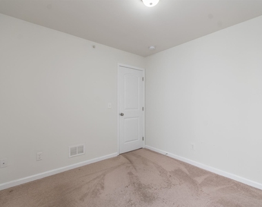 2353 N Park Ave Unit 2 - Photo Thumbnail 2