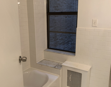 226 East 89th Street - Photo Thumbnail 5