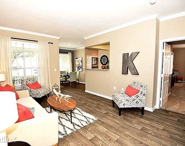 938 Kingwood Dr - Photo Thumbnail 1