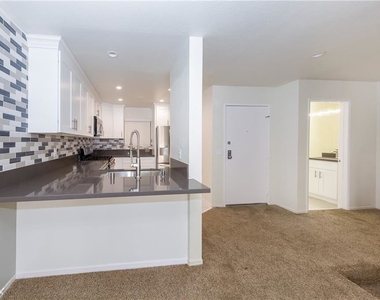 4549 Haskell Ave Apt 3 - Photo Thumbnail 5