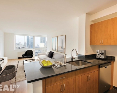 66 West 38th Street - Photo Thumbnail 0