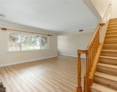 1407 E Sycamore Avenue - Photo Thumbnail 13