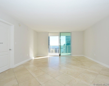 1200 Brickell Bay Dr - Photo Thumbnail 3