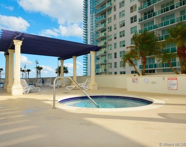 1200 Brickell Bay Dr - Photo Thumbnail 20