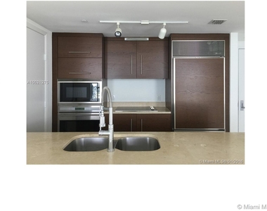 475 Brickell Ave - Photo Thumbnail 5