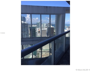 475 Brickell Ave - Photo Thumbnail 6