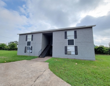 2815 Cypress Bend Cir - Photo Thumbnail 12