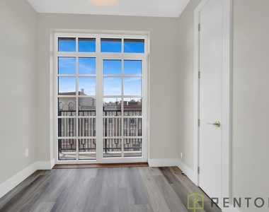 2337 Bedford Ave - Photo Thumbnail 2