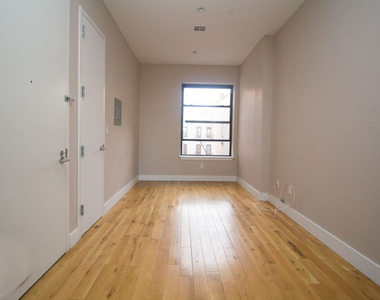 1020 Park Place - Photo Thumbnail 3