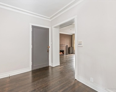 321 West Belden Avenue - Photo Thumbnail 8