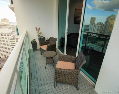 950 Brickell Bay Dr - Photo Thumbnail 18